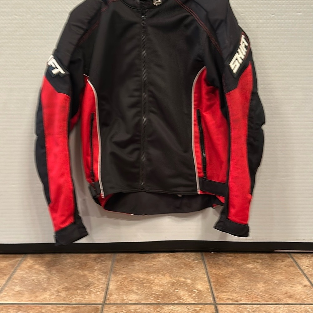 Shift Men's Black and Red Armored Mesh Motorcycle Jacket